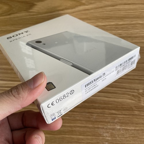 Brand new sony xperia e6653 - brand,
